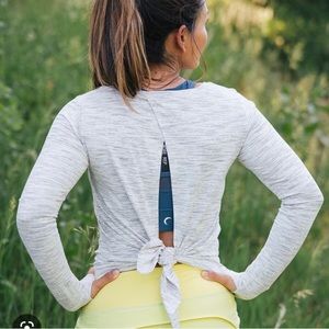 NEW Zyia Active Light Gray Ash Melange Slit Tie Back Long Sleeve Shirt Size S